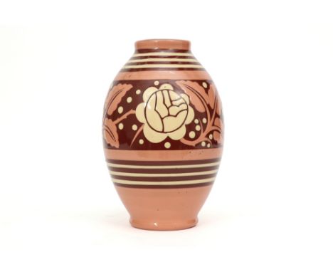 Belgian Art Deco vase in Boch marked ceramic||Art Deco-vaas in faïence, gemerkt Boch, met een bandendecor met n° D2710  -  te