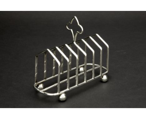 19th Cent. "Mappin &amp; Webb" signed toast rack in marked silver||MAPPIN &amp; WEBB negentiende eeuws toastrekje in massief 