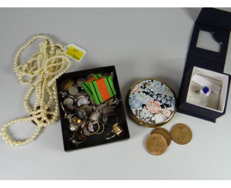 Parcel of various costume jewellery, pearls & compact