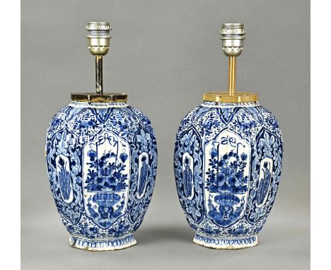 Two 18th century Delft fayence vases as lamp bases. With bottom mark. Floral decor. Dimensions: H 43 cm. In good condition.