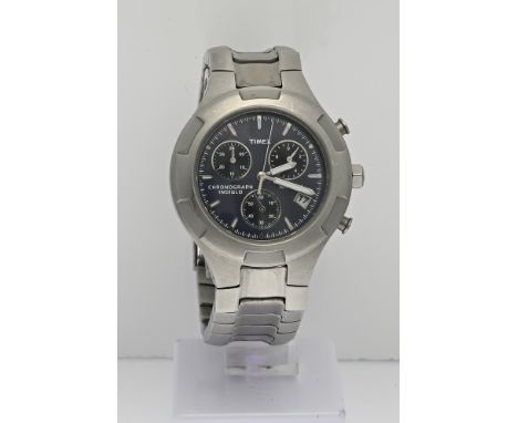 Timex Chrono Watch, steel, Chronograph Indigo. Quartz. ø 39 mm. 22 cm. In good condition.