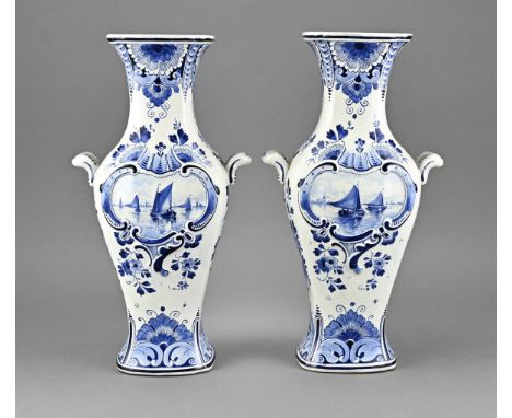 Two antique Delft fayence Porceleyne Fles vases with seascape and floral decor. Circa 1900. Dimensions: H 36 cm. In good cond