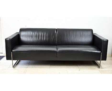 Black leather design sofa from Artifort. By (Mare) Renée Holten. New price approximately € 3,200. Dimensions: 84 x 75 x 205 c