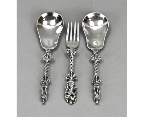 Three pieces of silver cutlery, 925/000, with 2 spoons and a fork. Two spoons with a pear-shaped bowl with a partly twisted h