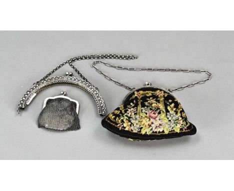 Lot with 3 silver bag brackets, a marienkoder purse with smooth contoured bracket, 800/000, 6 cm, a bracket with scalloped ed