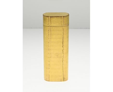 Vintage lighter, Les must Cartier, gold-plated, with an engraved zig-zag decor. 7x1.1x2.6cm. Numbered: 49609 Some signs of we