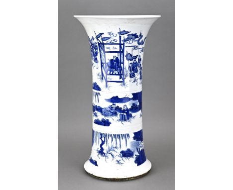 Chinese porcelain vase in trumpet shape, with figures in landscape decor. Dimensions: H 47.5 cm. In good condition.