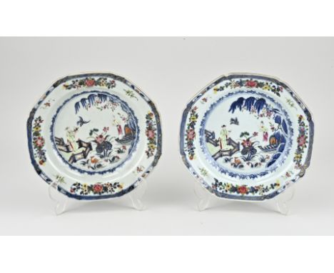 Two beautiful 18th century Chinese porcelain plates. Octagonal. Garden/geisha/gold decor. Enamel paint. Dimensions: Ø 22 x 4c