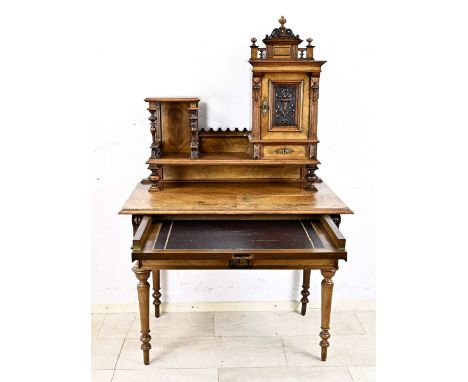 Antique German walnut gründerzeit ladies' writing desk with top and pull-out writing top. Circa 1890. Light veneer damage. Di