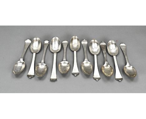Lot with 11 antique, 18th century spoons. 10 spoons, MT.: including Matthias Sweede, Arent de Vries, Meppel, jl.:D:1768-1769,