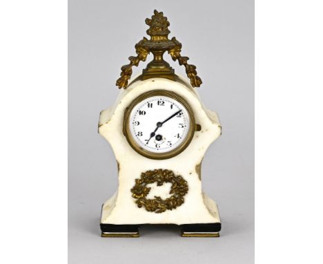 Antique French marble mantel clock with watch movement. Circa 1900. Size: 20 cm. Some chips. In decent shape.
