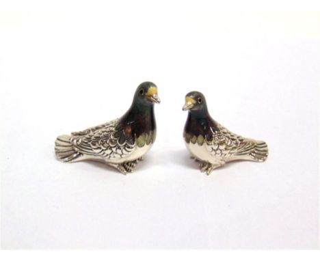 A PAIR OF SATURNO SILVER AND ENAMEL PIGEONS,  the larger approximately 5.5cm beak to tail