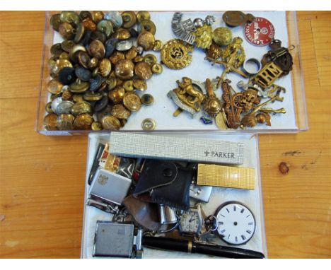 ASSORTED MILITARIA comprising cap badges (including Les Fusiliers Mont Royal; Leicestershire Regiment; and Royal Engineers); 