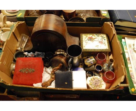 Miscellaneous items, to include an oak cased mantel clock, cloisonne enamel etc 