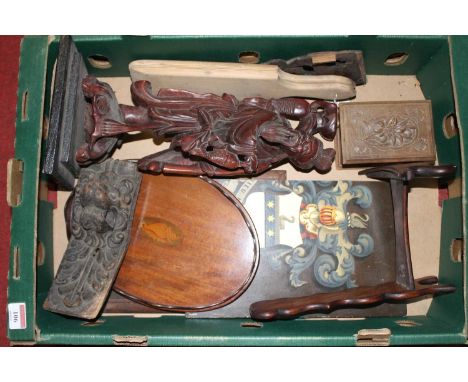 A collection of treen to include an Edwardian mahogany tray, a Japanese carved table lamp etc