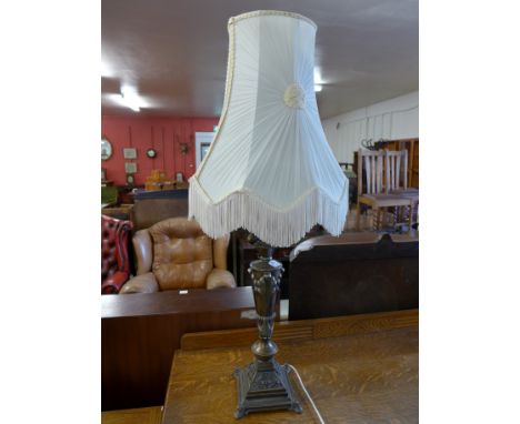 A classical style table lamp