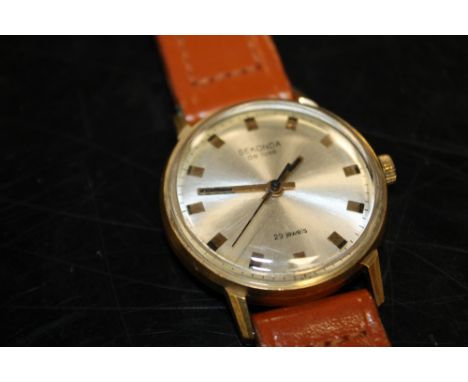 A VINTAGE GENTS SEKONDA WRISTWATCH 