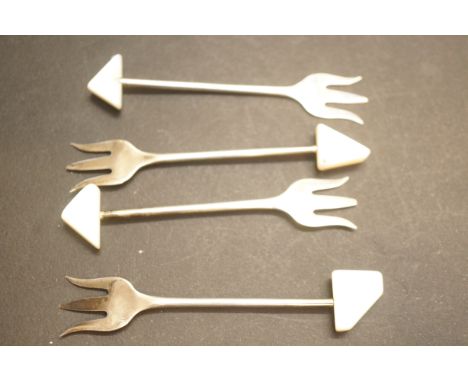 4x Silver pickle forks with mother of pearl handles