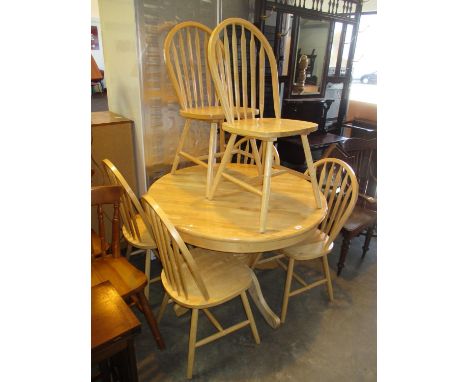 Modern Light Wood Extending Dining Table with 6 Chairs 