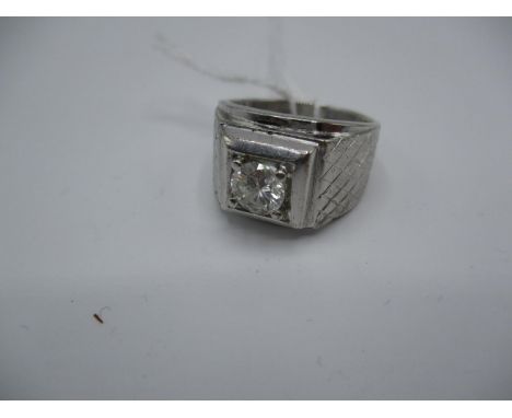 Gents 18K White Gold Ring Set with a Diamond, 9.13g, Size M, diamond approx 5mm diameter 