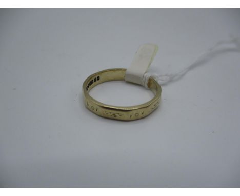 9ct Gold Wedding Ring, 2.18g, Size M 