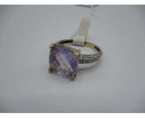 9ct Gold Amethyst Ring having Diamond Set Shoulders, Size N 