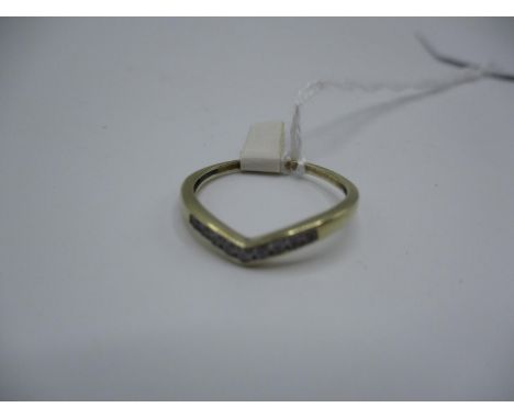9ct Gold White Stone Wishbone Ring, Size M 