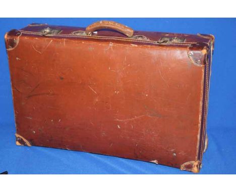 VINTAGE TANK LEATHER SUITCASE

