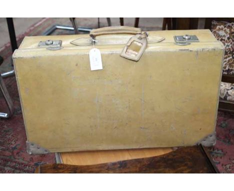 VINTAGE CREME LEATHER SUITCASE