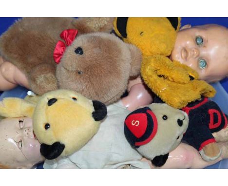 TWO VINTAGE DOLLS
and four hand puppets, two brand examples of Sooty and Scampi (6)
