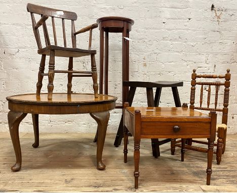 A grouped lot of furniture to include; two childs chairs; an Edwardian jardiniere stand; an early 20th century mahogany lamp 