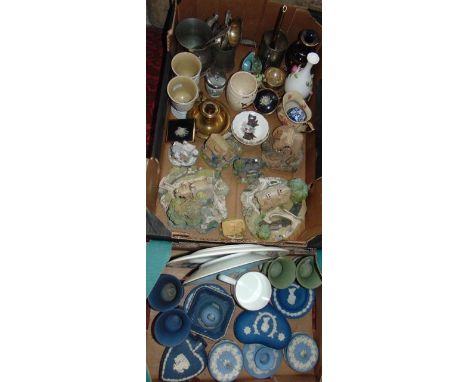 A collection of Lilliput Lane cottages including Convent in the Woods, Grantchester Meadows, etc, together with a collection 