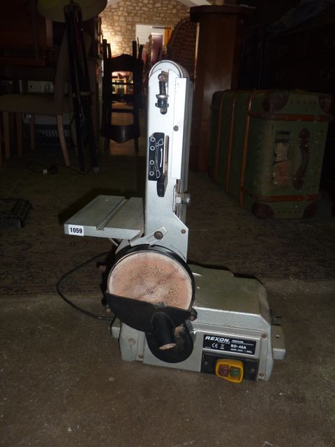 A Rexon Bd 46a Electric Bench Top Belt Sander 8641