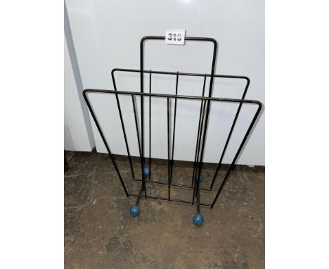 VINTAGE WIREWORK MAGAZINE RACK