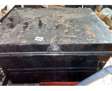 BLACK ENAMELLED STORAGE TRUNK