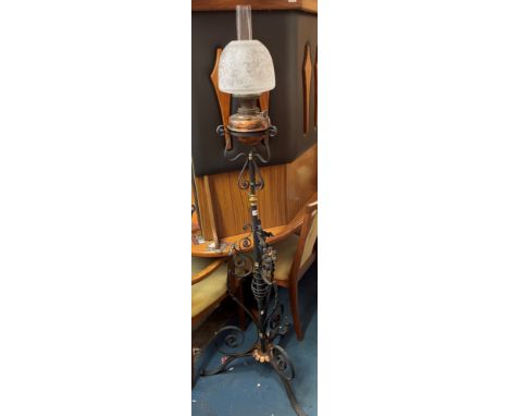 BLACKENED AND BRASS TELESCOPIC OIL LANTERN STAND 