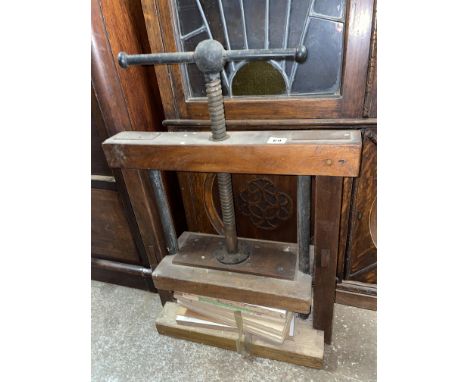 VINTAGE BOOK PRESS