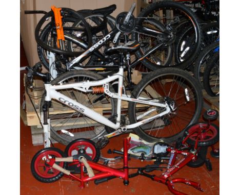 Quantity of assorted bike frames, parts and wheels [VAT ON HAMMER PRICE]