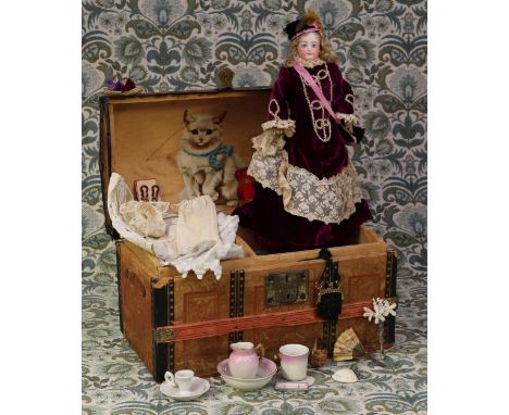 A late 19th century Francois Gaultier pale bisque head French Poupée de Mode or fashion doll, the pale bisque shoulder head w