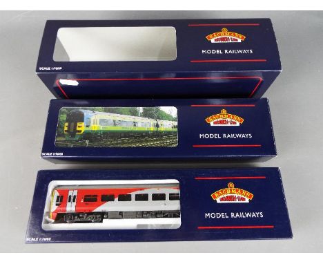 Bachmann - A boxed Bachmann OO gauge #31-509 Class 158 2 Car DMU Set Op.No.158905 in Northern Rail livery. Models appear to b