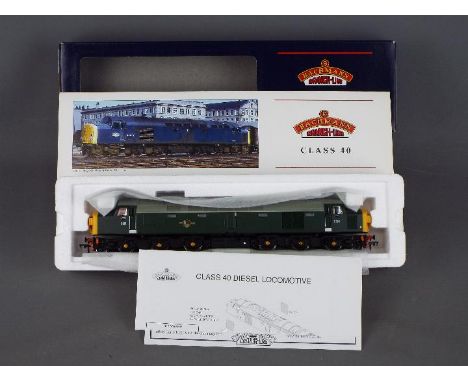 Bachmann - A boxed Bachmann OO gauge #32-477 Class 40 Diesel Locomotive Op.No.D325 in Green BR livery. Model appears to be in