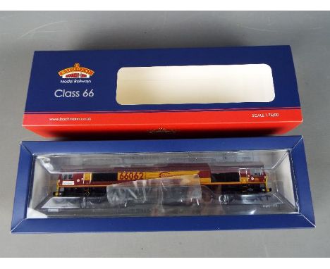 Bachmann - A boxed Bachmann #32-725W OO gauge 21 DCC Class 66 Diesel Locomotive Op.No.66062 in Euro Cargo Rail livery. The mo