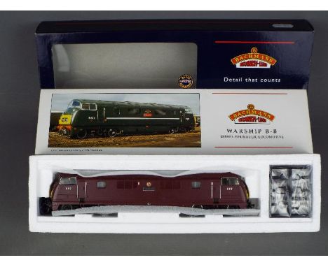 Bachmann - A boxed Bachmann OO gauge #32-050 Class 42 Warship Diesel Locomotive Op.No.D817 'Foxhound' in BR Maroon livery. Mo