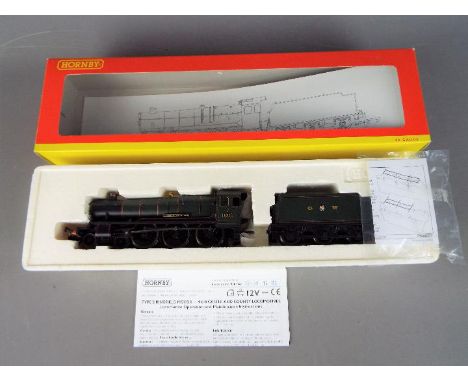 Hornby - A boxed Hornby R 2391 County Class 4-6-0 Steam locomotive and Tender, Op.No 1010 'County of Carnarvon' in GWR Green 
