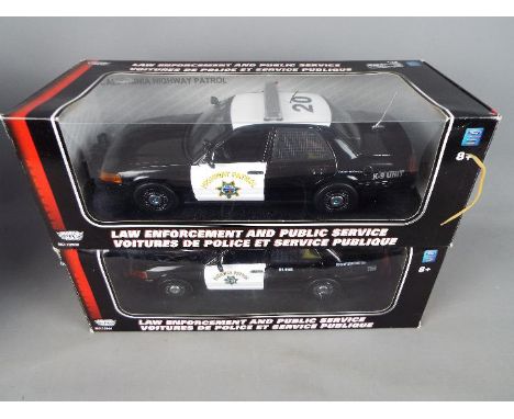 Welly, Motor Max - Four boxed 1:18 scale battery operated police vehicles with working lights / sirens. Lot includes 2x Welly