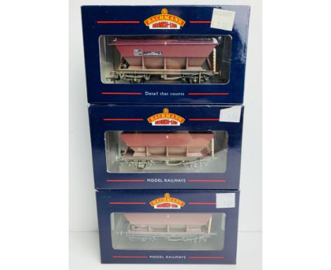 Bachmann OO Gauge Rake of 3x Coal Hopper Wagons All Boxed