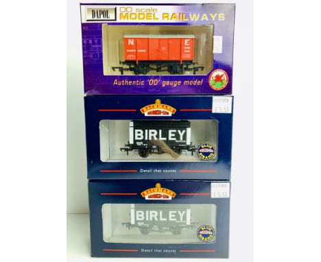 Bachmann &amp; Dapol OO Gauge 3x Assorted Freight Wagons All Boxed