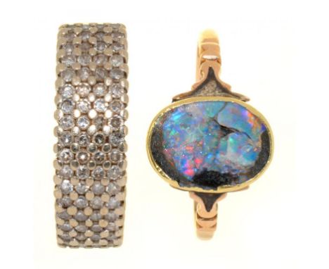 A DIAMOND SET RING IN 9CT WHITE GOLD, 3.55G AND A COMPOSITE OPAL RING IN GOLD, MARKED 15CT, 2.1G, SIZES M, O++COMPOSITE OPALS