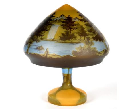 A REPRODUCTION CAMEO GLASS LANDSCAPE LAMP AND SHADE, BASE 35CM H, REARING SPURIOUS MARK, LATE 20TH C