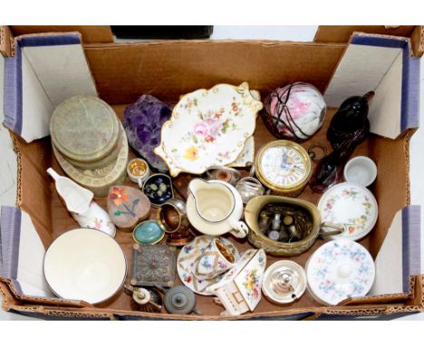 MISCELLANEOUS CERAMICS AND TRINKET WARE, INCLUDING DERBY POSIES AND HAMMERSLEY, ETC
